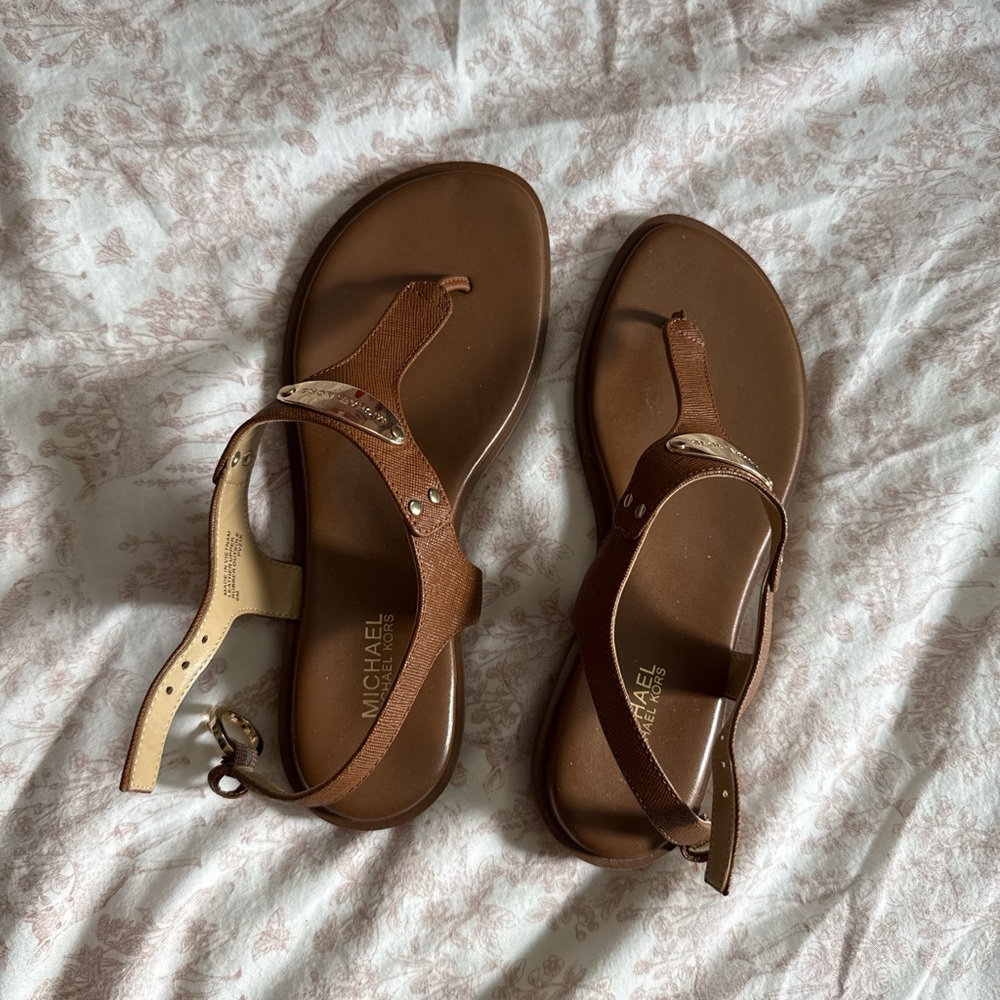 Michael Kors Tan and Gold Sandals for Women